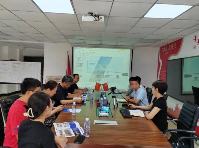 遼寧省測(cè)繪地理信息學(xué)會(huì)理事長(zhǎng)楊國(guó)范、秘書長(zhǎng)高振東一行到公司參觀指導(dǎo)